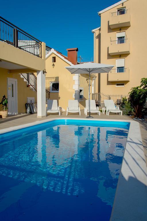 Apartments Max&Leon Подстрана Екстериор снимка
