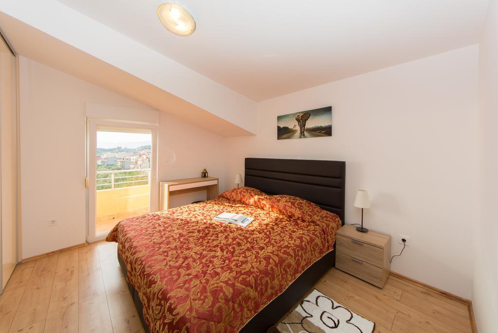 Apartments Max&Leon Подстрана Екстериор снимка