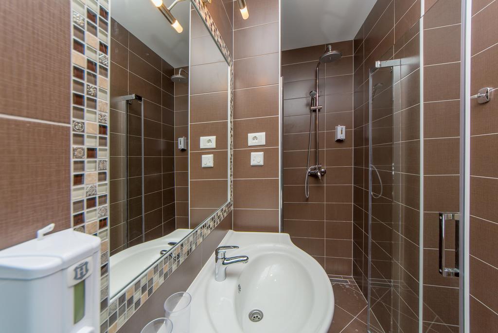 Apartments Max&Leon Подстрана Екстериор снимка