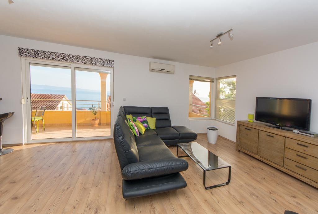 Apartments Max&Leon Подстрана Екстериор снимка