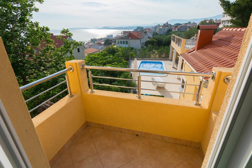 Apartments Max&Leon Подстрана Екстериор снимка