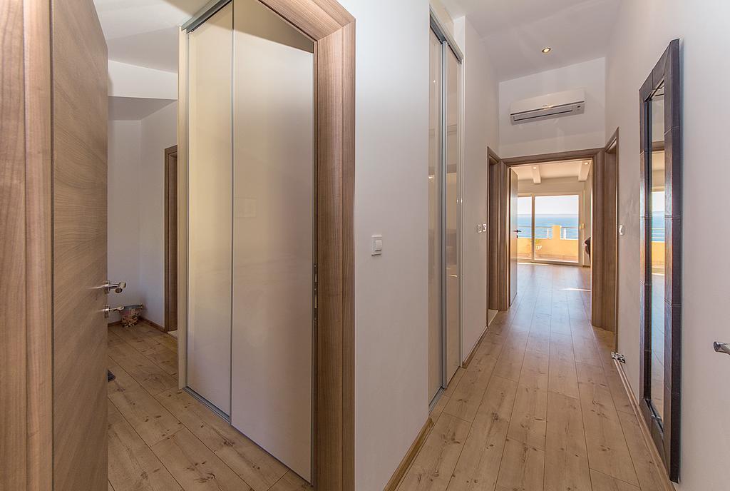 Apartments Max&Leon Подстрана Екстериор снимка